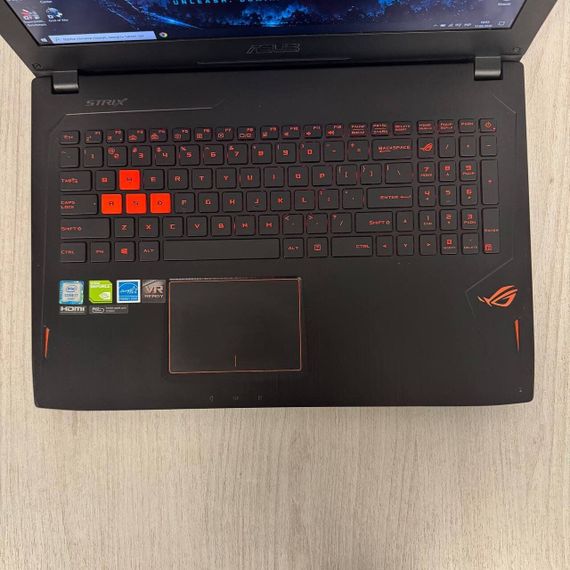 Ігровий ноутбук Б-клас Asus ROG Strix GL502VS / 15.6" (1920x1080) IPS / Intel Core i7-6700HQ (4 (8) ядра по 2.6 - 3.5 GHz) / 16 GB DDR4 / 128 GB SSD + 1000 GB HDD / nVidia GeForce GTX 1070, 8 GB GDDR5, 256-bit / WebCam б/в | Зображення 2