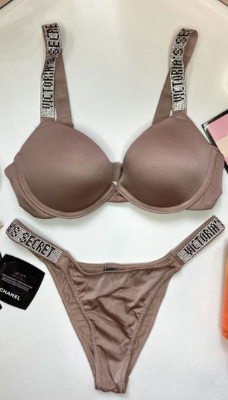 Комплект нижнего белья Victoria`s Secret со стразами 75С