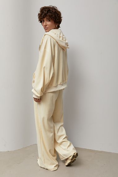 Велюровий спортивний костюм із худі та прямими штанами - кремовий цвет, S (є розміри) | Зображення 1