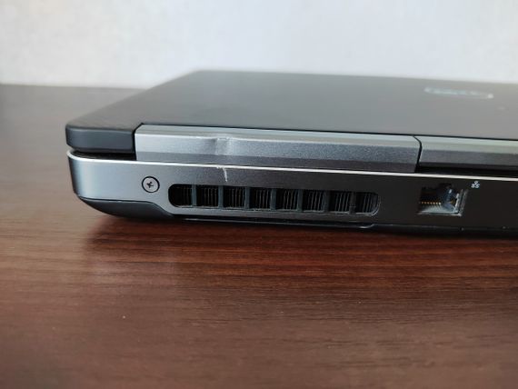 Ноутбук Dell Precision 7520 15.6 Full HD IPS/ i7 6820HQ/M2200M/16/256 Б/В | Зображення 4