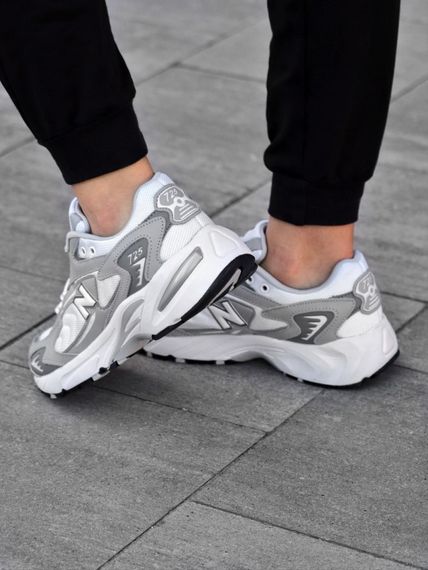 Кросівки New Balance весна-літо матеріал замш/шкіра/текстиль колір світло-сірий, білий | Зображення 2