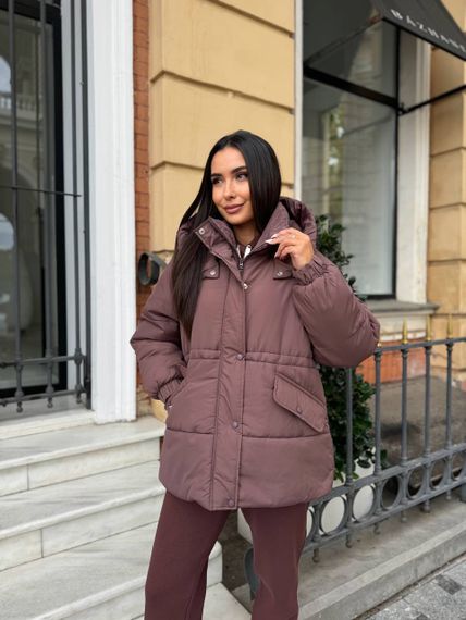Женская теплая зимняя куртка на кулиске с капюшоном NB24035 цвет коричневый размер 54/56 | Зображення 1