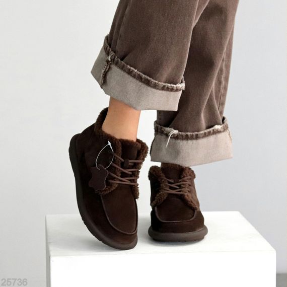 Стильні зимові низькі замшеві черевики колір Шоколад | Зображення 4