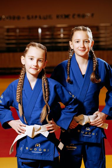 Синє дитяче кімоно для дівчаток, джиу-джитсу, TM BUDOGI, зріст 150 см, щільність 350 гр/м.кв. | Зображення 1