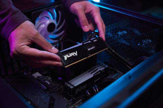 Память ПК Kingston DDR5 32GB KIT (16GBx2) 5600 FURY Beast RGB KF556C40BBAK2-32 | Зображення 4
