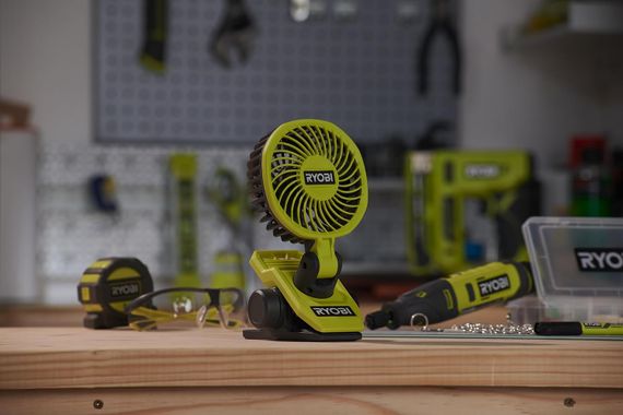 Вентилятор акумуляторний кліпса Ryobi USB Lithium RCF4-120G 4В акб 1х2А·год 3800об·хв обертання 325° поворот 180° 2 швидкості 0.29кг 5133006143 | Зображення 4
