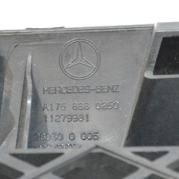 Решітка радіатора Mercedes A-Class W176 2012-2018 Решітка переднього бампера Мерседес в176 A1768880260 | Зображення 5