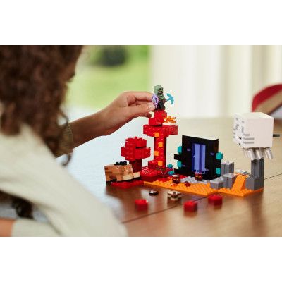 Конструктор LEGO Minecraft Засада у портала в Нижний мир 352 деталей (21255) | Зображення 5