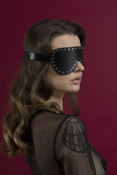 Маска на очі з заклепками Feral Feelings - Blindfold Mask, натуральна шкіра, чорна | Зображення 1