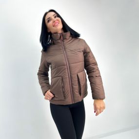 Женская демисезонная куртка короткая утепленная GF01219 цвет коричневый, размер 50/52