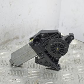 Моторчик склопідйомника передній лівий Peugeot 307 2001-2008 Пежо 0130821767