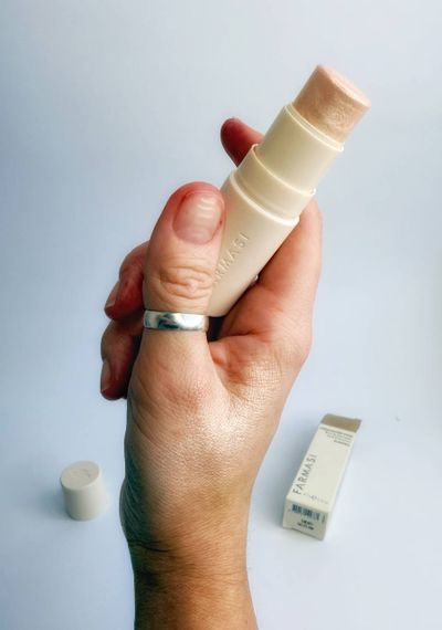 Хайлайтер в стіку для обличчя Farmasi Glowish 4.5 г | Зображення 4