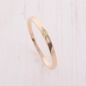 Кольцо из красного золота с хризолитом 21