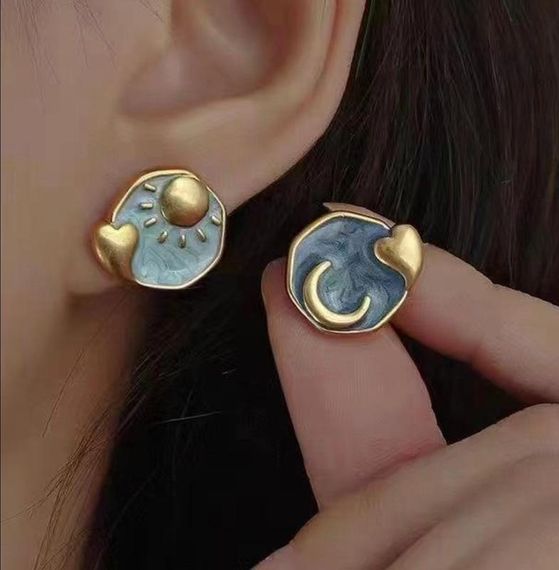 Сережки сонце місяць з емаллю, сережки з сонцем, сережки з місяцем, сережки емаль, сережки круглі, сережки кружечки | Зображення 1