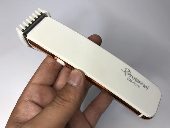 Аккумуляторный мужской триммер для бороды усов и тела Pro Gemei GM 6016 машинка для стрижки