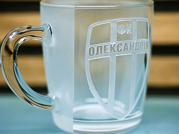 Скляна чашка 350 мл ФК Олександрія з гравіюванням подарунок для фаната  футбольна кружка | Зображення 1