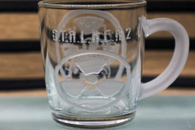 Подарункова  чашка для чаю води кави 340 мл з гравіюванням гри лого Сталкер 2 S.T.A.L.K.E.R. 2 глянец