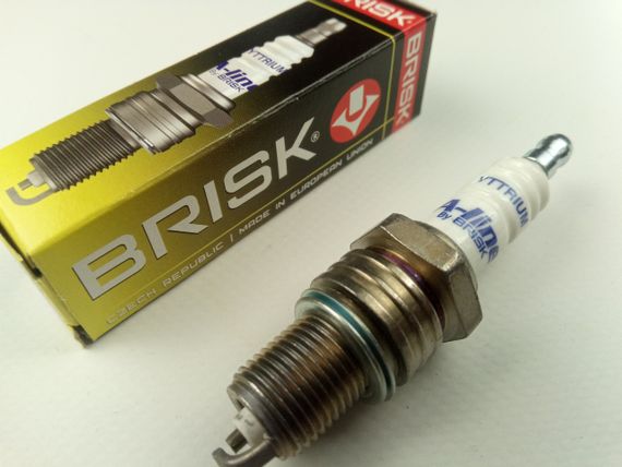 Свічка запалювання BRISK A-Line No02 LR15YCY (ВАЗ 2108), Чехія (2108-3707000) (LR15YCY.4K) | Зображення 1