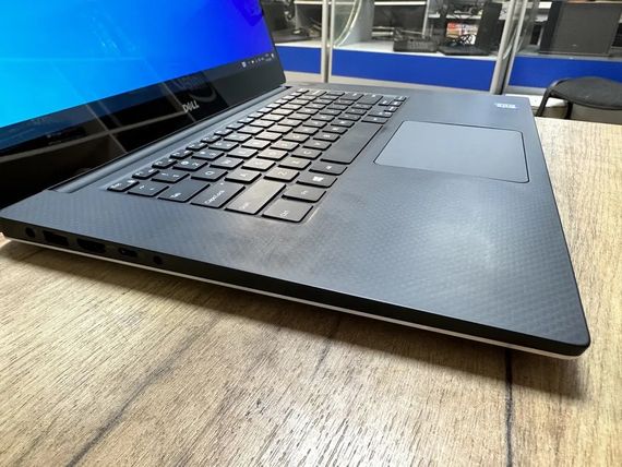 Ноутбук Dell Precision 5520 15.6" 4K core i7 7820HQ/16Gb/256SSD/Quadro M1200 | Зображення 4