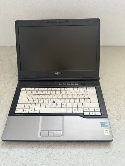 Ноутбук Fujitsu LifeBook S752 / 14" (1366x768) TN / Intel Core i5-3340M (2 (4) ядра по 2.7 - 3.4 GHz) / 8 GB DDR3 / 120 GB SSD / Intel HD Graphics 4000 / WebCam / VGA б/у + Подарок Умная интерактивная зубная щетка Colgate Connect M1 / Bluetooth | Зображення 1