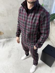 Костюм у клітинку