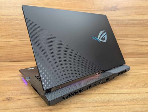 Ігровий ноутбук Asus ROG Stix G533QS / 15.6" (1920x1080) IPS / AMD Ryzen 9 5900HX (8 (16) ядер по 3.3 - 4.6 GHz) / 64 GB DDR4 / 2000 GB SSD / nVidia GeForce RTX 3080, 16 GB GDDR6, 256-bit / Windows 11 б/в + Подарунок Бездротова миша / USB | Зображення 8