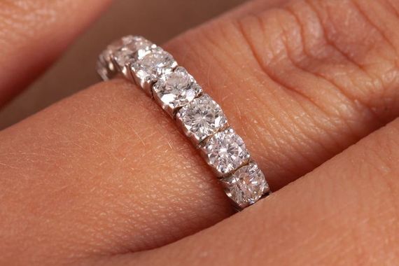 Кольцо из белого золота с фианитами | Зображення 7