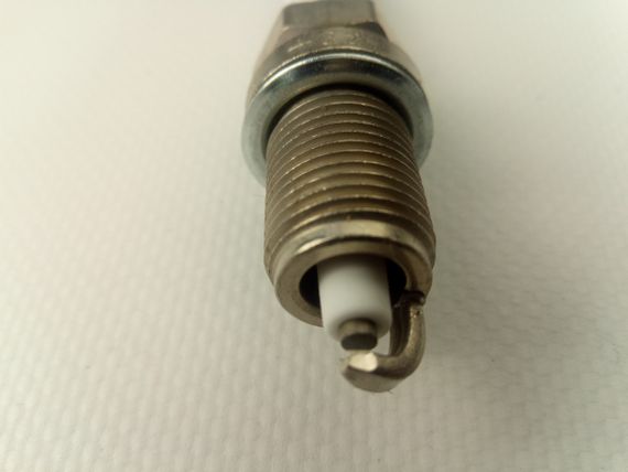 Свічка запалювання BOSCH SUPER PLUS FR7LCX +32 (Lacetti 1.8) (0242236542) (980795614G) | Зображення 1