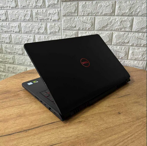 Ноутбук Dell Inspiron 5577 15.6" FHD i5 7300HQ 16Gb SSD 512Gb GTX 1050 Б/В | Зображення 1