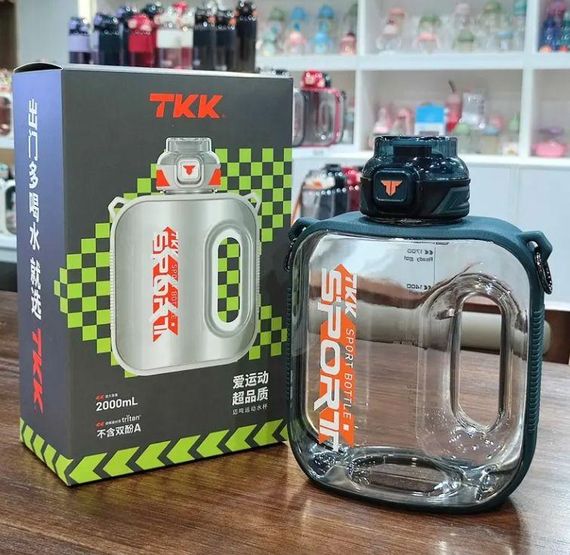 Спортивная бутылка для воды TKK Sport 1600 мл из Тритана (BPA Free), зеленая квадратная бутылка с трубочкой и ремешком | Зображення 3