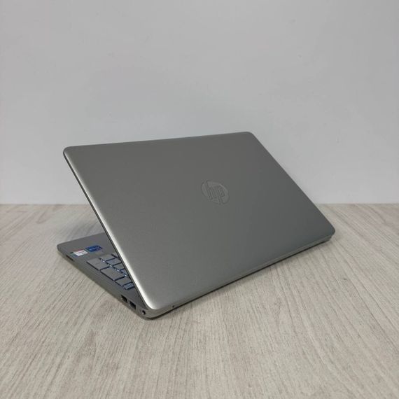 Ультрабук HP 15-dw3071cl / 15.6" (1920x1080) IPS / Intel Core i7-1165G7 (4 (8) ядра по 4.7 GHz) / 8 GB DDR4 / 256 GB SSD / Intel Iris Xe Graphics / WebCam б/у | Зображення 4