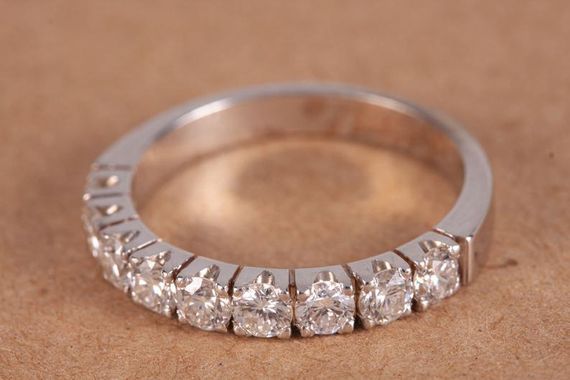 Кольцо из белого золота с фианитами | Зображення 4