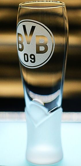 Пивной бокал крафтовый 440 мл ФК Боруссия Borussia с гравировкой подарок для фаната футбольная кружка глянец | Зображення 2