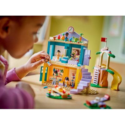 Конструктор LEGO Friends Дошкольное заведение Хартлейк-Сити (42636) | Зображення 2