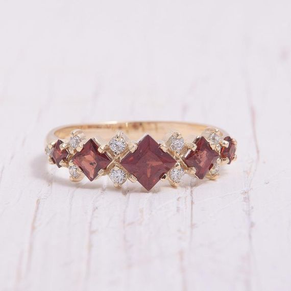 Кольцо из красного золота с гранатами 19 | Зображення 4