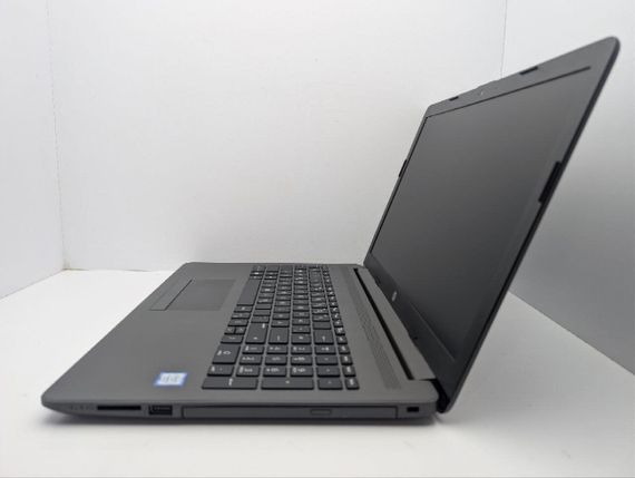 Ноутбук HP 250 G6 / 15.6" (1920x1080) TN / Intel Core i3-7020U (2 (4) ядра по 2.3 GHz) / 8 GB DDR4 / 128 GB SSD / Intel HD Graphics 620 / WebCam / DVD-ROM б/в | Зображення 4