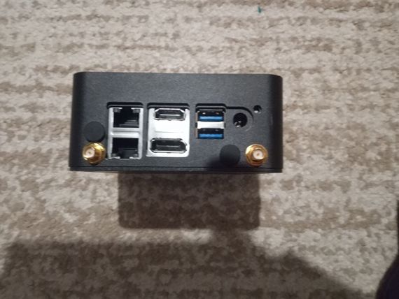 Промисловий ПК AAEON UP Squared / Intel Celeron N3350 (2 ядра по 1.1 - 2.4 GHz) / 4 GB DDR4 / 32 GB eMMC / Intel HD Graphics 500 / WiFi б/в | Зображення 2