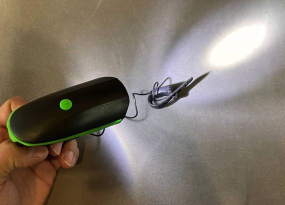 Вело фара и велосипедный сигнал на выносной кнопке Bike Light 7588 аккумуляторный велофонарь micro-USB | Зображення 4