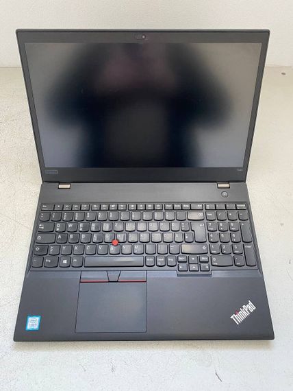 Ноутбук Lenovo ThinkPad T580 / 15.6" (1920x1080) IPS / Intel Core i5-8250U (4 (8) ядра по 1.6 - 3.4 GHz) / 8 GB DDR4 / 256 GB SSD / Intel UHD Graphics 620 / WebCam б/у | Зображення 1