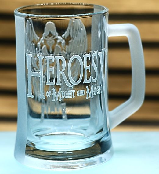 Пивной бокал 670 мл Heroes of Might and Magic V подарок для геймера кружку с гравировкой Герои V | Зображення 1