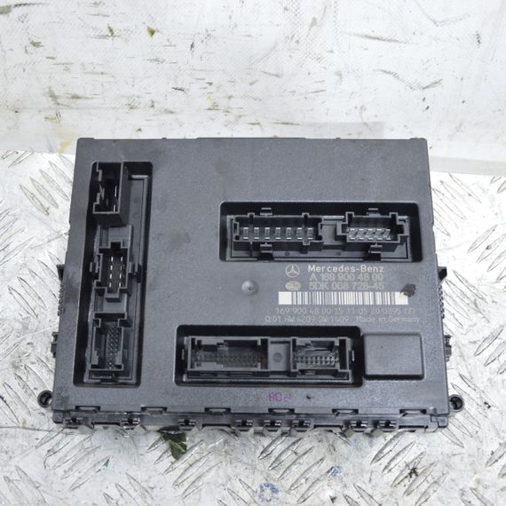 Блок запобіжників Mercedes W169 W245 2004-2012 Модуль контролер SAM Мерседес в169 в245 A1699004800