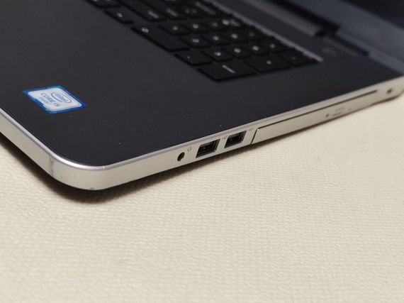 Ноутбук Dell Inspiron 17 5759 / 17.3" (1600x900) TN / Intel Core i5-6200U (2 (4) ядра по 2.3 - 2.8 GHz) / 8 GB DDR3 / 256 GB SSD / Intel HD Graphics 520 / WebCam / DVD-ROM б/у | Зображення 3