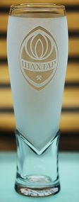 Пивной бокал крафтовый 440 мл ФК Шахтер Донецк с гравировкой подарок для фаната футбольная кружка матовый