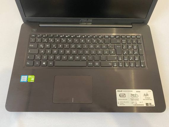 Ноутбук Б-клас Asus R753U / 17.3" (1920x1080) IPS / Intel Core i5-7200U (2 (4) ядра по 2.5 - 3.1 GHz) / 12 GB DDR4 / 240 GB SSD / nVidia GeForce 920MX, 2 GB GDDR3, 64-bit / WebCam / DVD-ROM б/в | Зображення 2