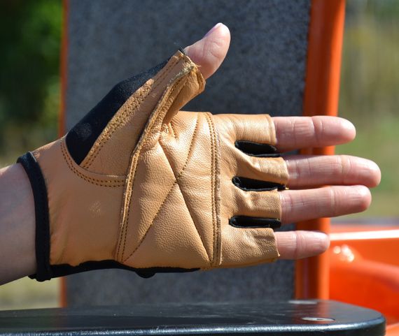 Рукавички для фітнесу MadMax MFG-444 Fitness Brown M | Зображення 4