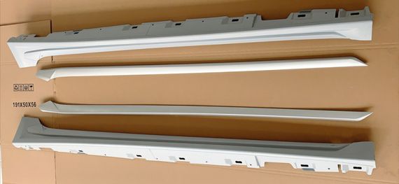 Боковые пороги RS-Style (для четырехдверной версии, 2016-2019) для Ауди A5