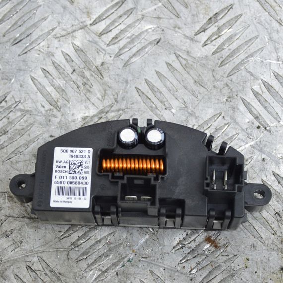 Резистор вентилятора печки Volkswagen Golf Passat Tiguan 2012-2024 Резистор печки Фольксваген 5Q0907521D | Зображення 1
