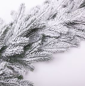 Хвойна лита гірлянда 2 м зі засніженими гілками