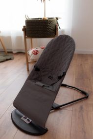 Дитячий шезлонг (крісло-гойдалка)  для новонароджених дуга з іграшками в подарунок Сірий