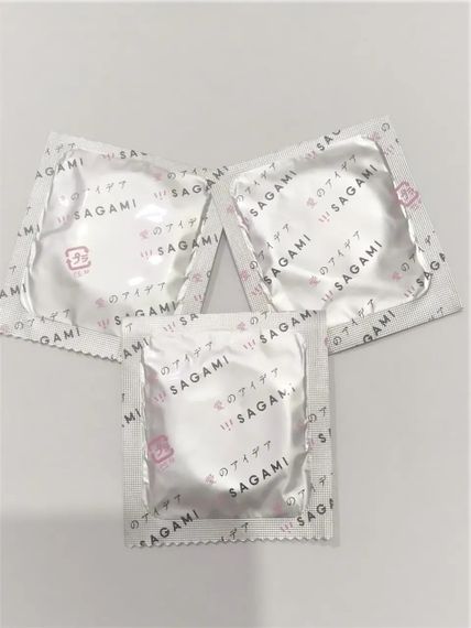 Ультратонкие презервативы Sagami Xtreme Strawberry 0,04 мм (цена за упаковку, 10 шт.) Sex Aura | Зображення 3